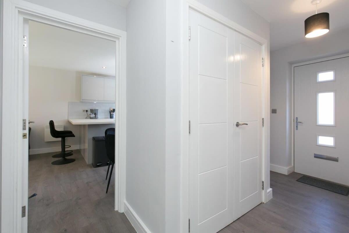 Stunning 2 Bedroom Apartment In Уолъси Екстериор снимка