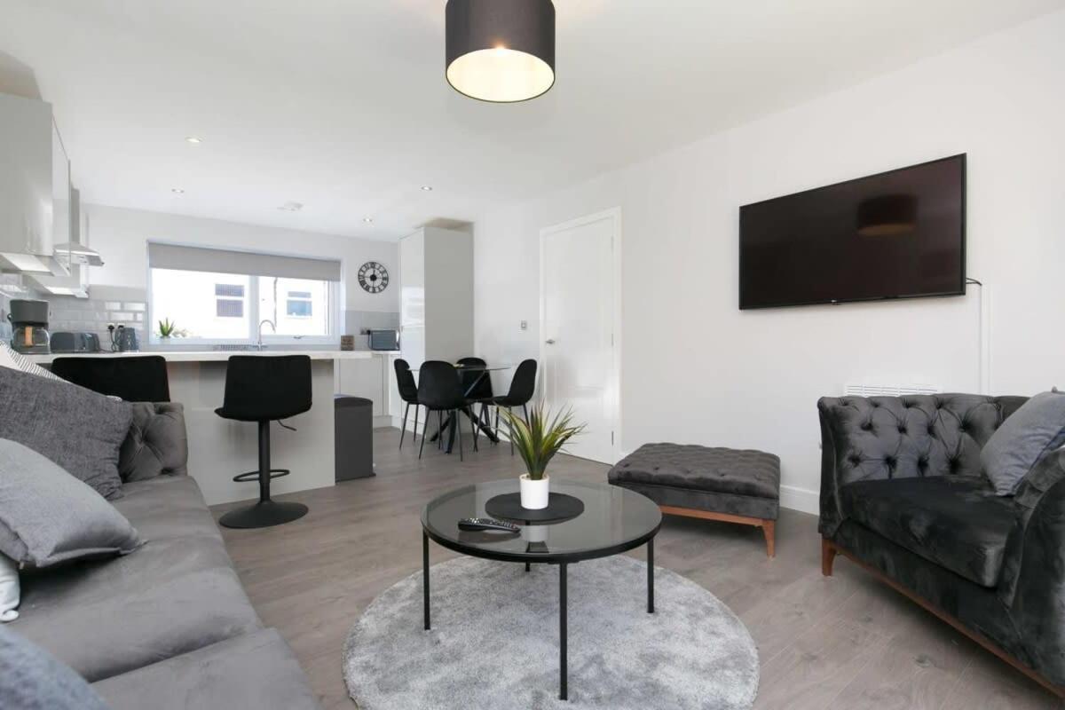 Stunning 2 Bedroom Apartment In Уолъси Екстериор снимка